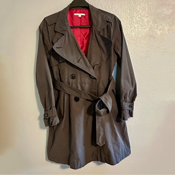 GAP Classic Double-Breasted Front Trench Coat with Belt and Inner Pink Lining - Picture 3 of 9